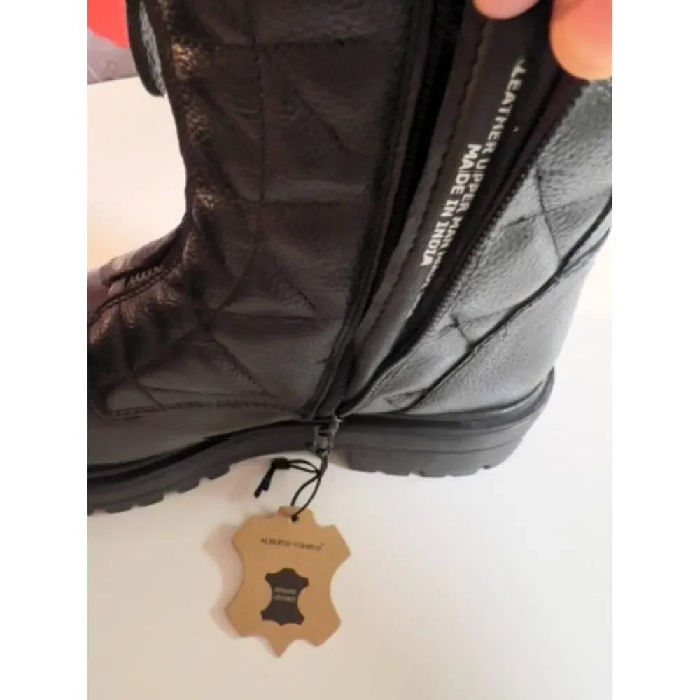 Alberto Torresi Size 38 (W7) Quilted ankle boots. NWT.